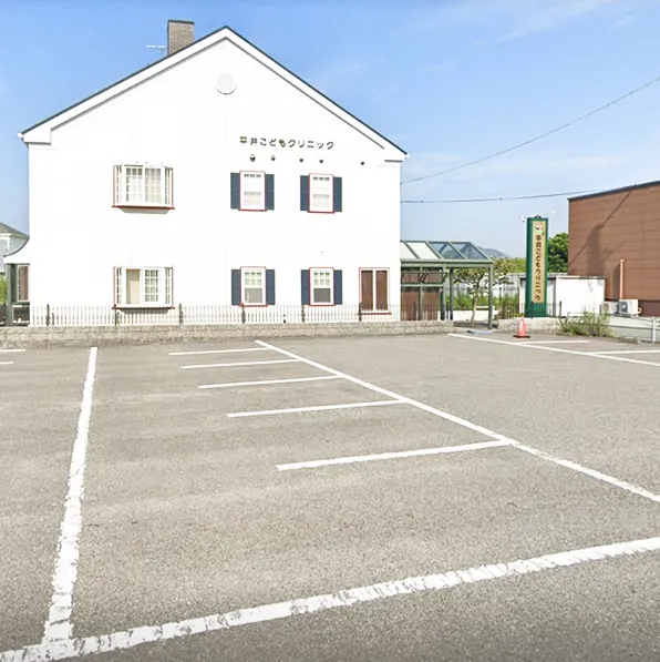 スーパー隣接100台以上の駐車場